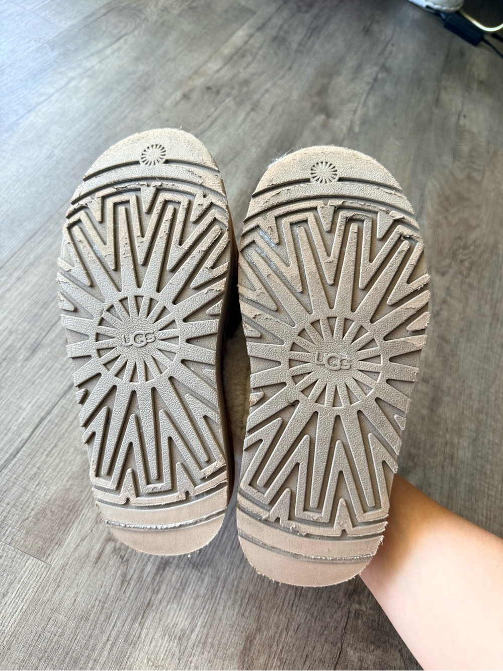 UGG Chestnut Suede Platform Clogs/Slippers with Cream Shearling Cuff - Picture 6 of 10